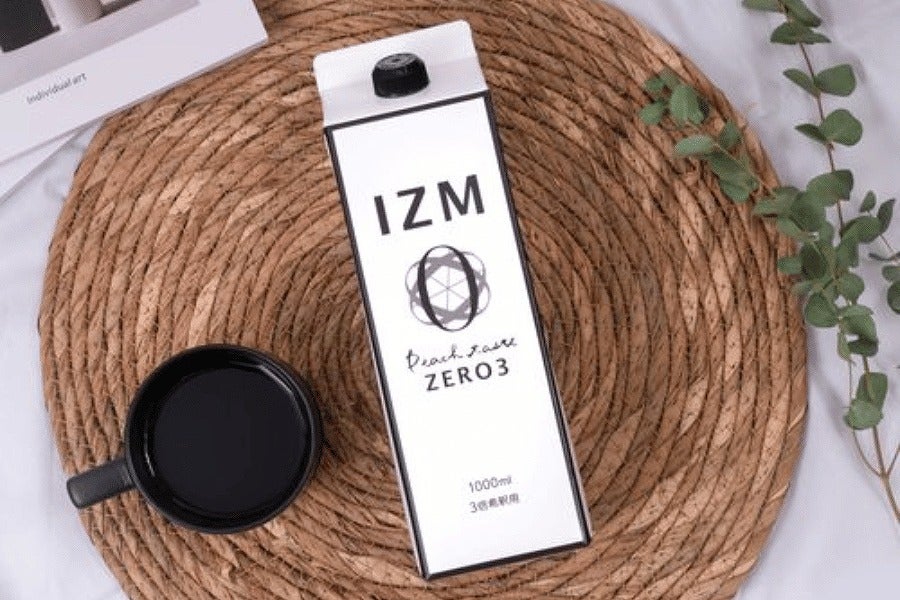 IZM ピーチテイスト ZERO 3 1000mLのパッケージ